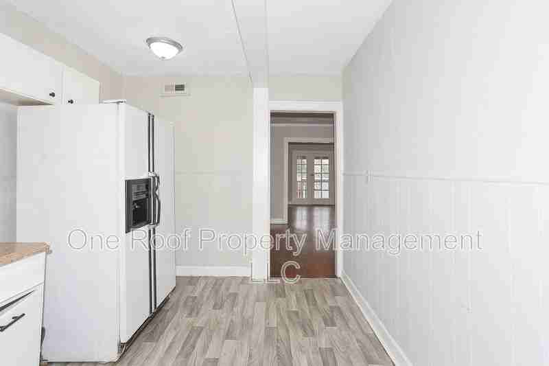 3225 E 8th St #2E - Photo 2 of 18