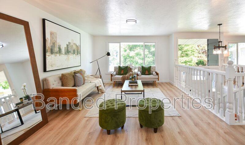 2812 Ne - Photo 2 of 30