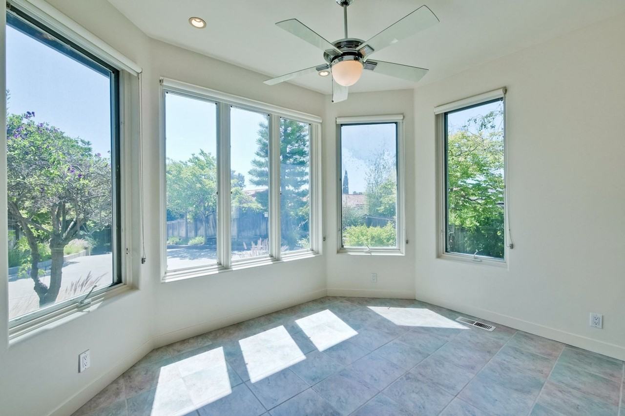 10133 Hillcrest Rd - Photo 4 of 50