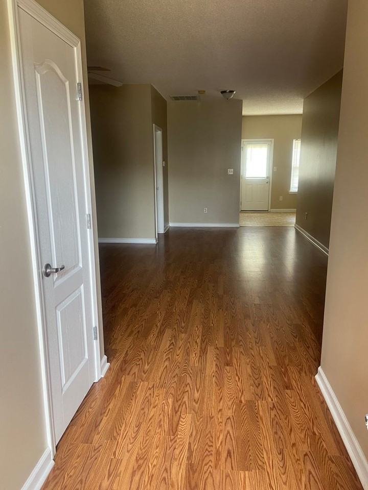 3945 Amanda Ct - Photo 2 of 11