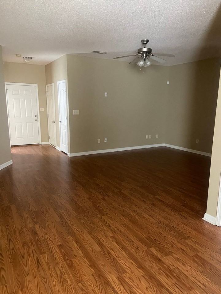 3945 Amanda Ct - Photo 5 of 11