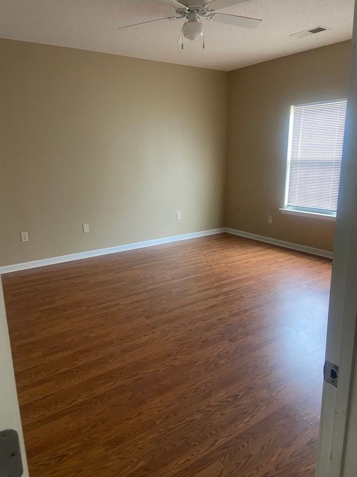 3945 Amanda Ct - Photo 6 of 11