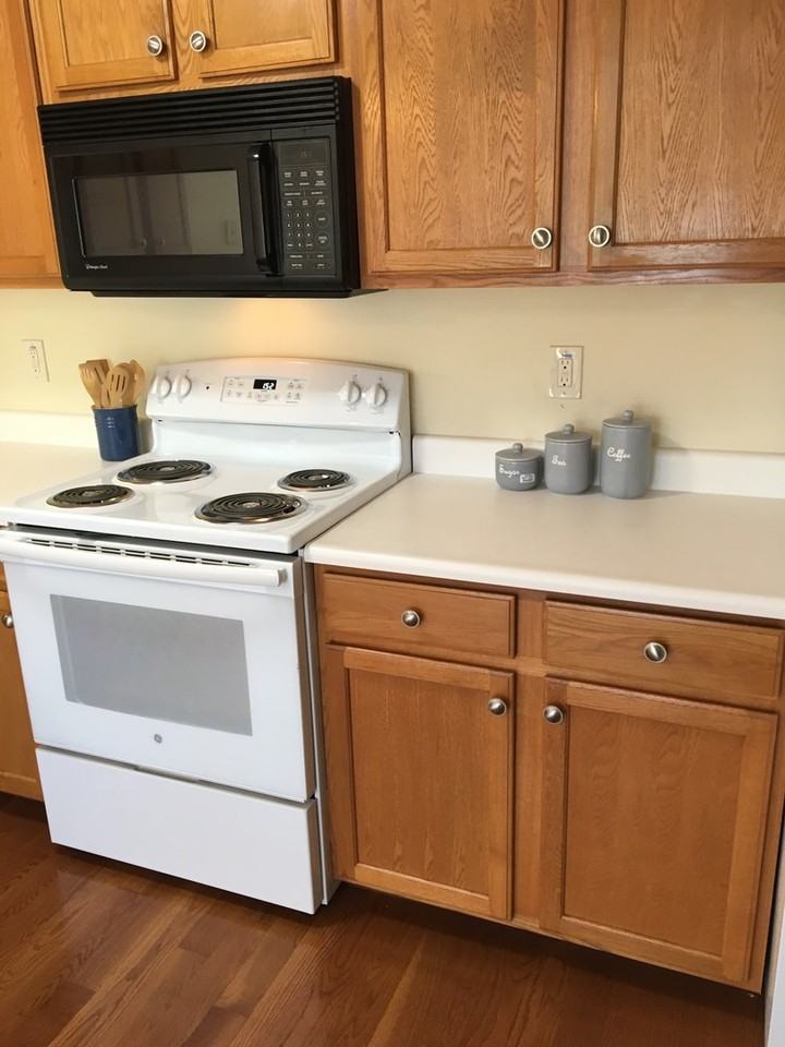 Hampton Arms - Photo 7 of 23