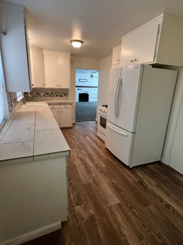 494 East Ave - Photo 7 of 29