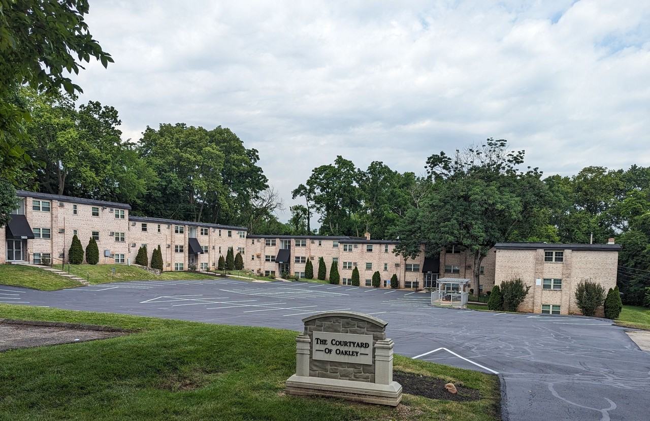Courtyard of Oakley Apartments 3805 Ferdinand Pl, Cincinnati, OH
