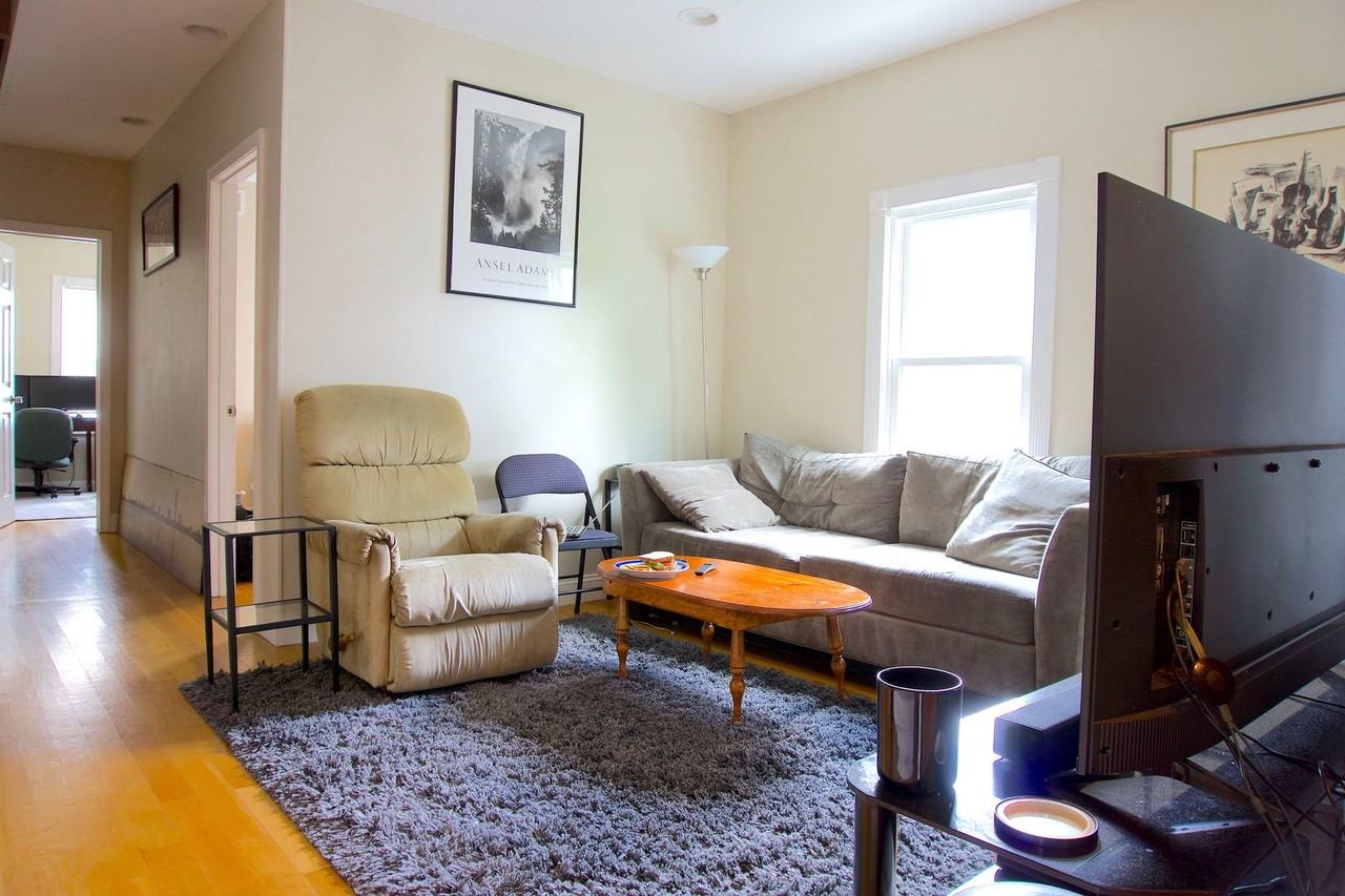 47 Newbury Street - Photo 3 of 22
