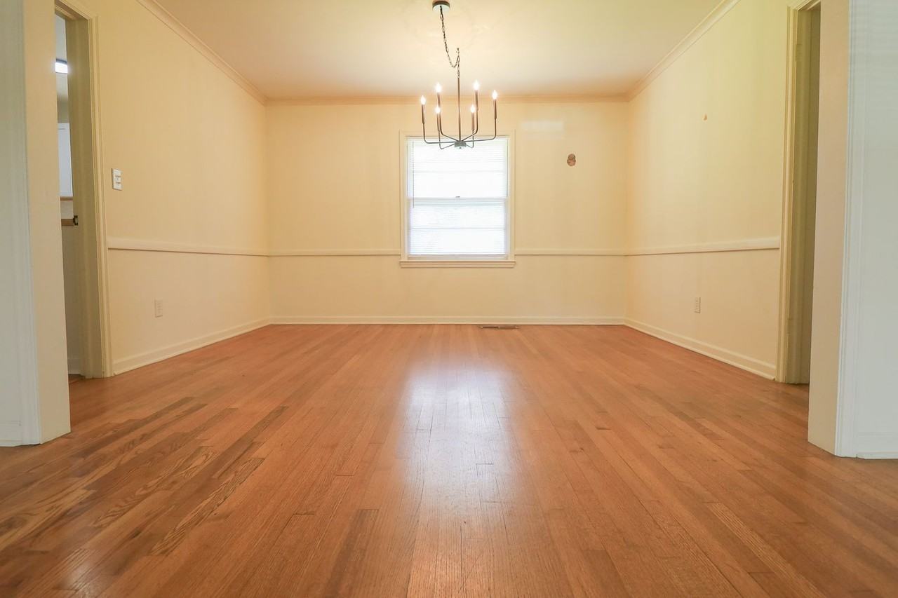 1617 E 32nd Pl - Photo 4 of 26