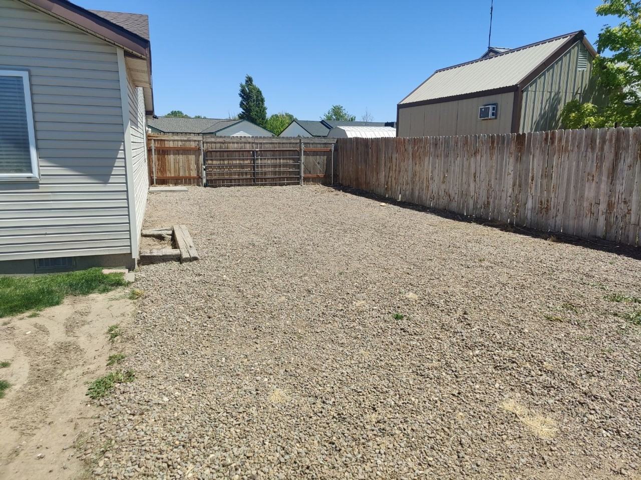 1105 Garrett St - Photo 3 of 21