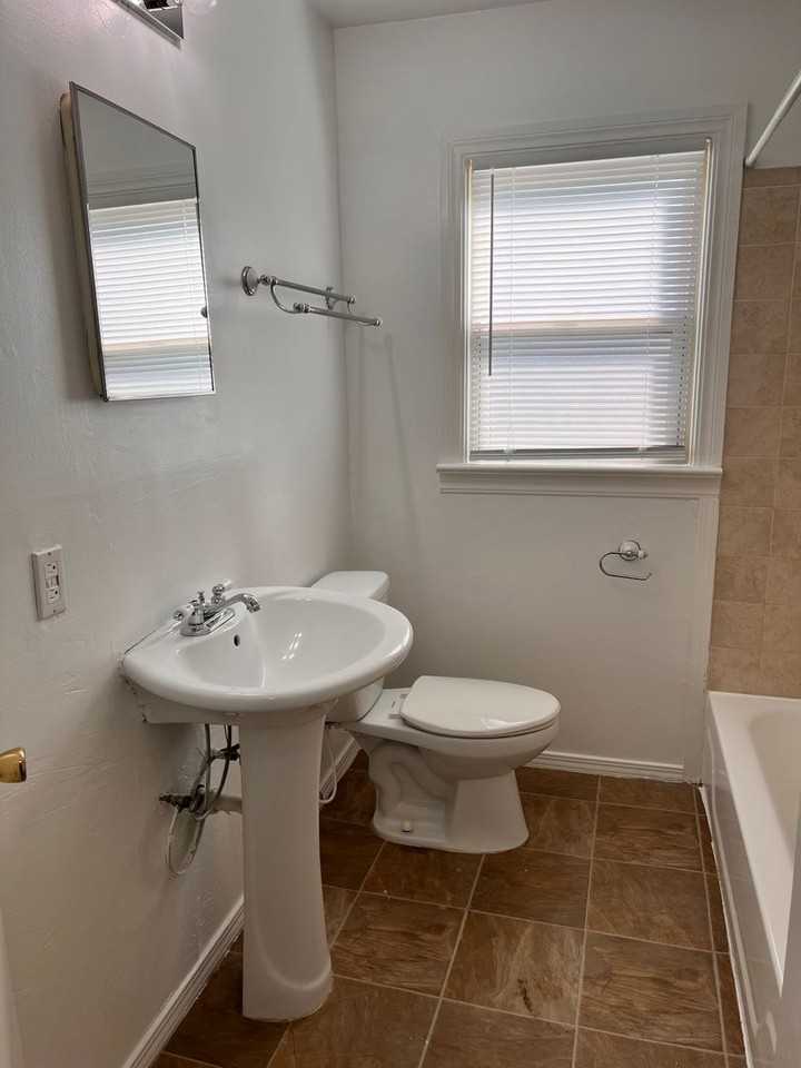 334 E 46th St - Photo 7 of 10