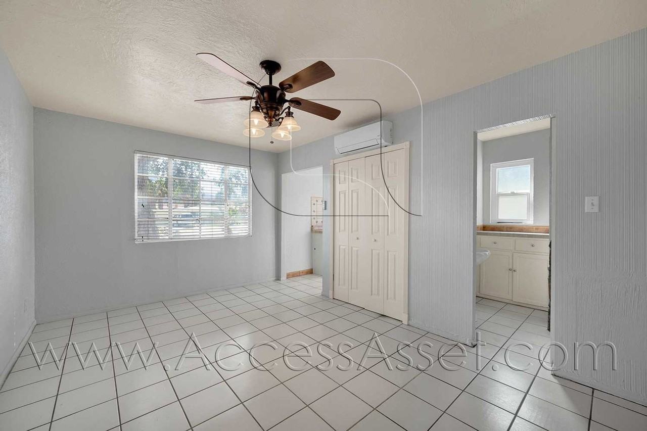 (*) Ave. La Fonda 78660 - Photo 3 of 22