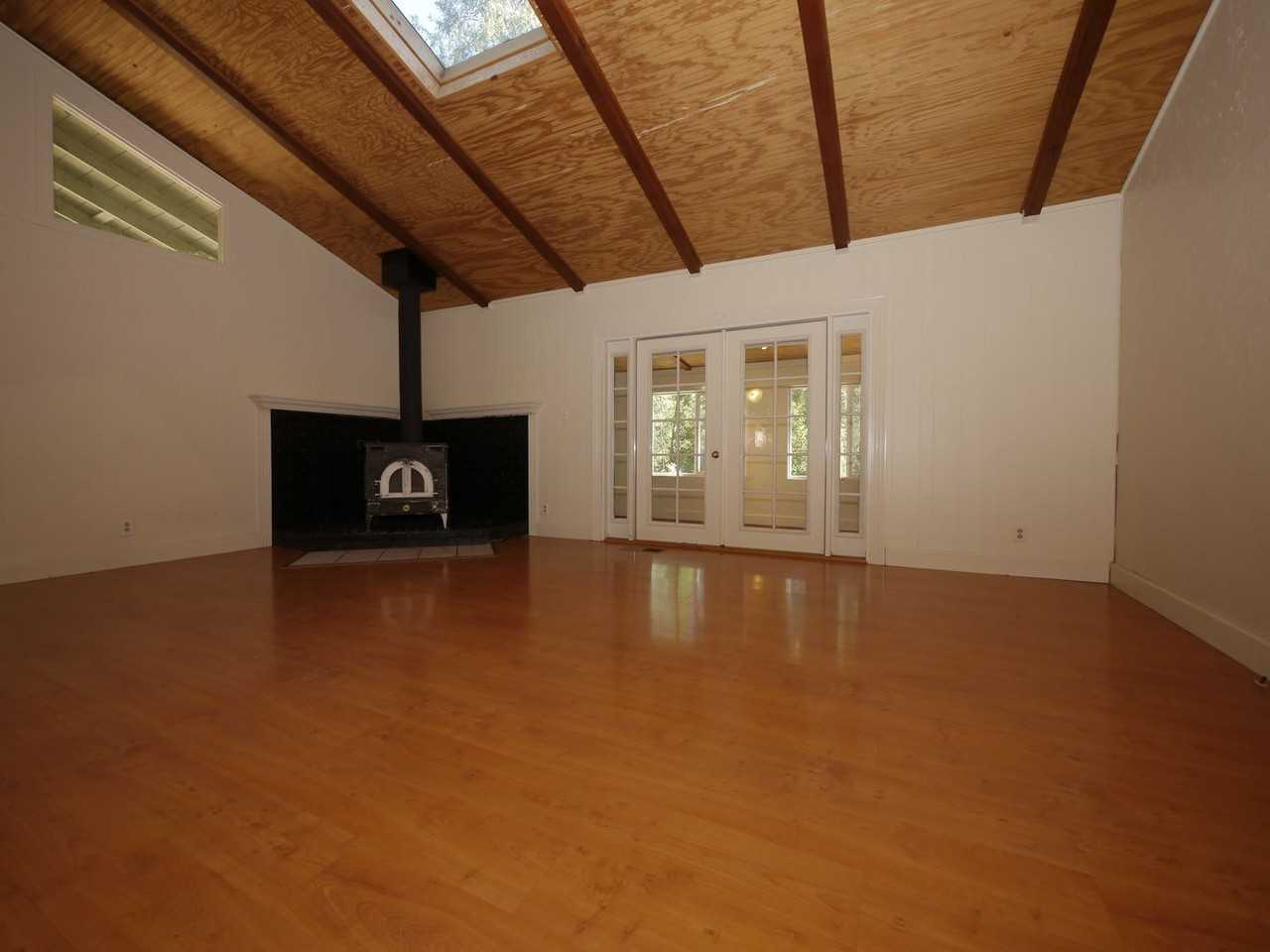 16686 Silver Dr S - Photo 3 of 12