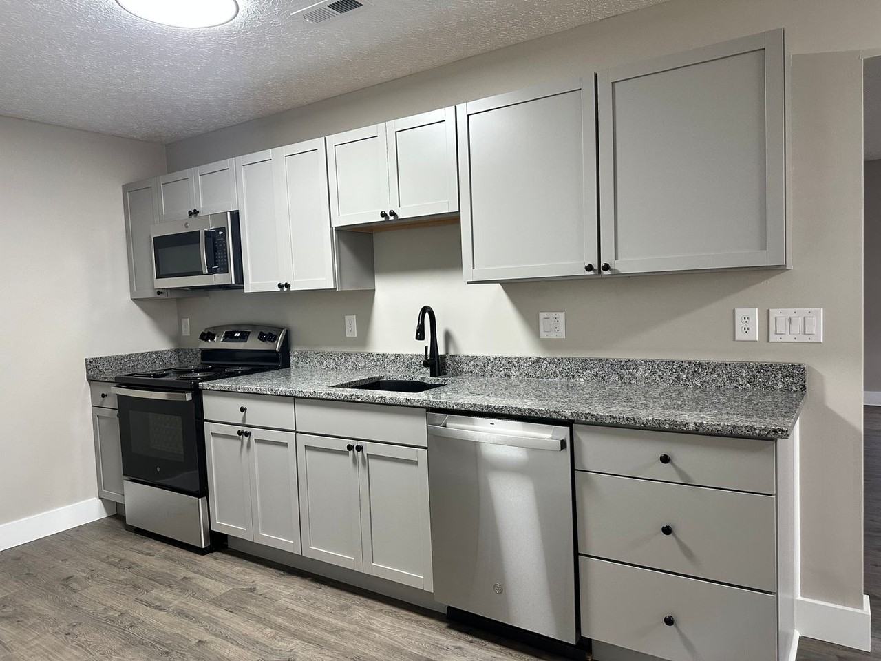 Batchelor Heights - Photo 7 of 46