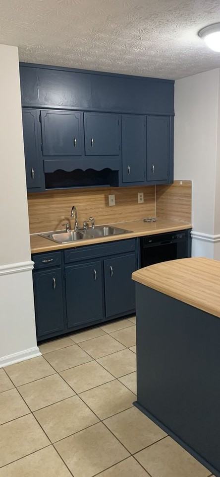 526-528 Charleston Lane - Photo 3 of 11