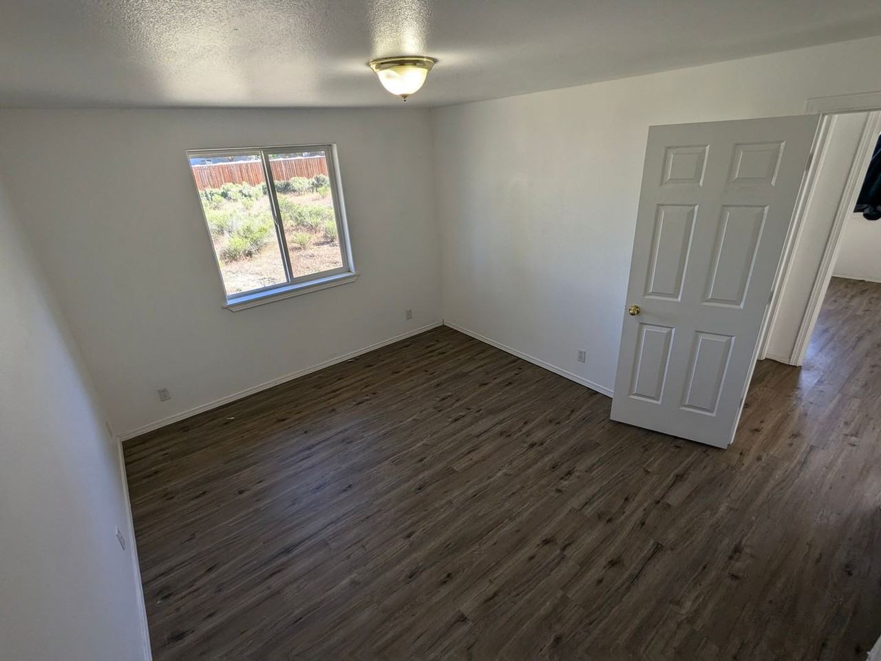 Huntington Rd. Duplex - Photo 2 of 14