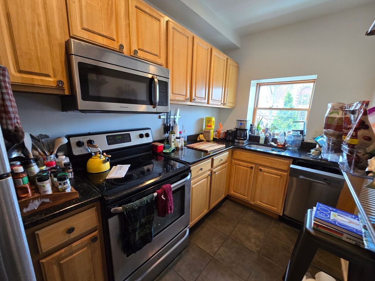 626 S 12th St - Photo 3 of 17