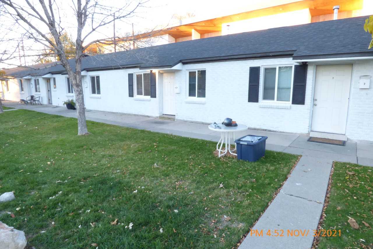 3365 S 900 E - Photo 3 of 4