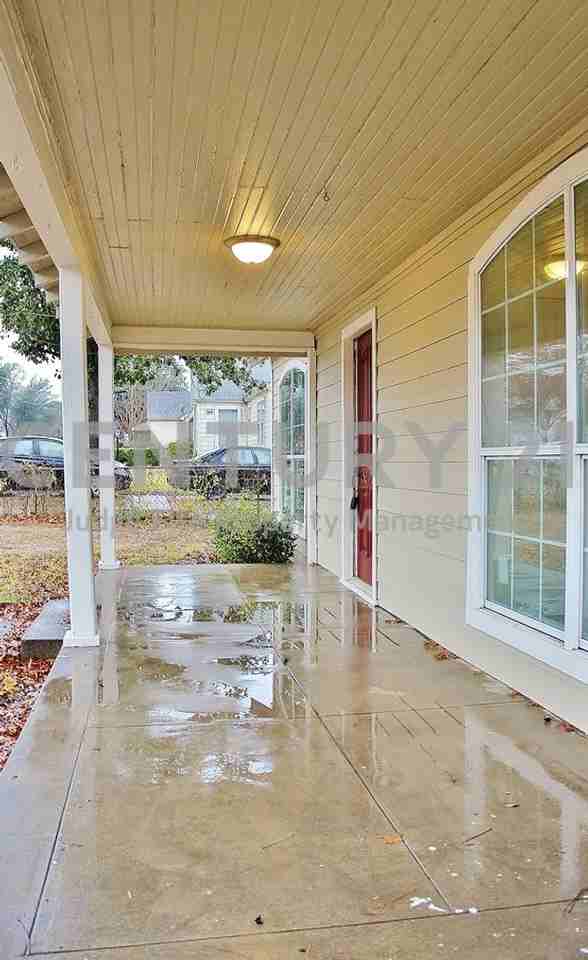 3819 Dawes Dr - Photo 3 of 11