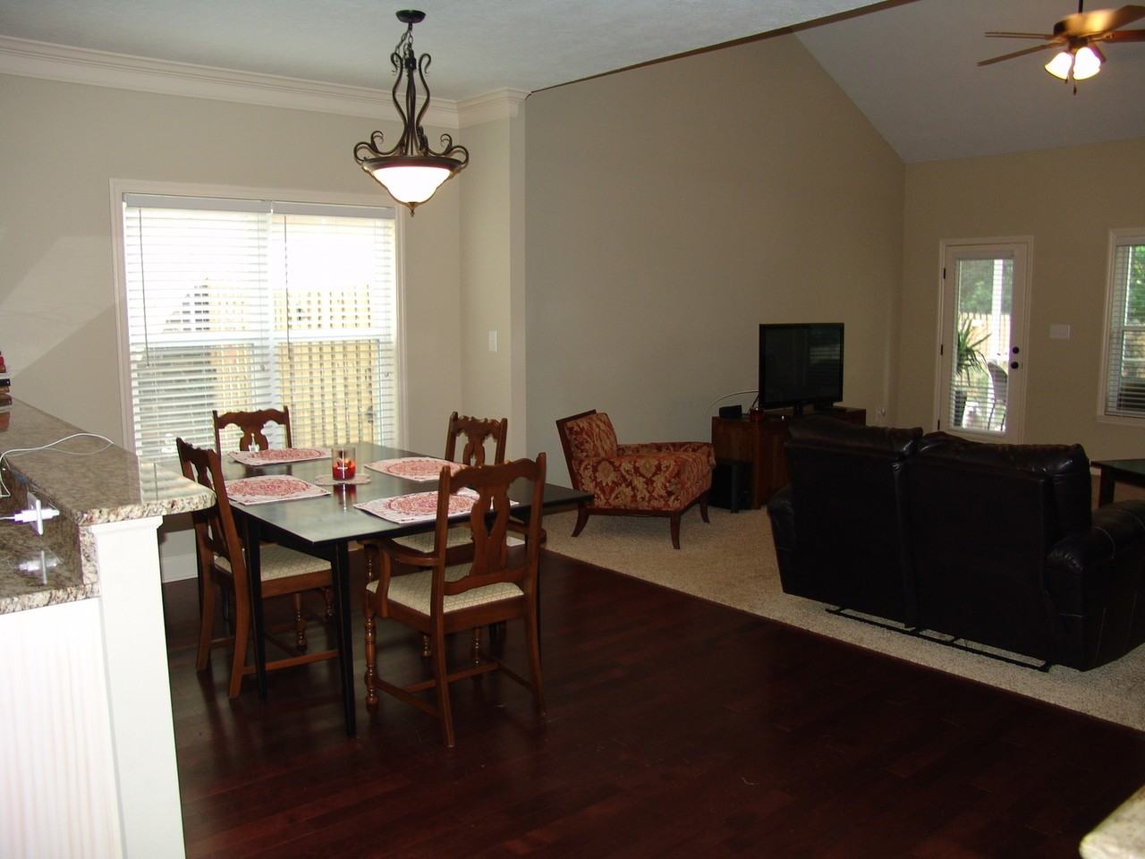 1038 Barrett Dr - Photo 6 of 16