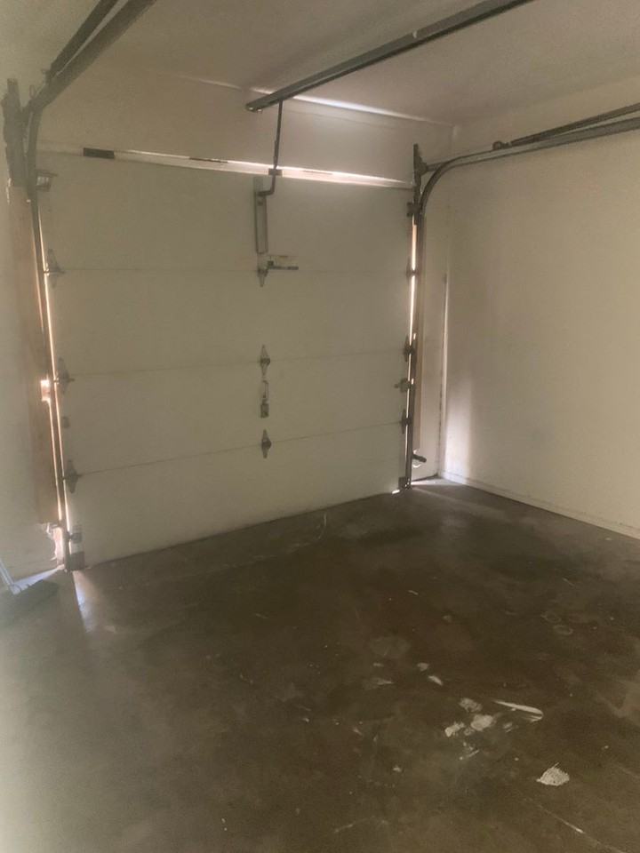 2829 S Sea Dr - Photo 2 of 12