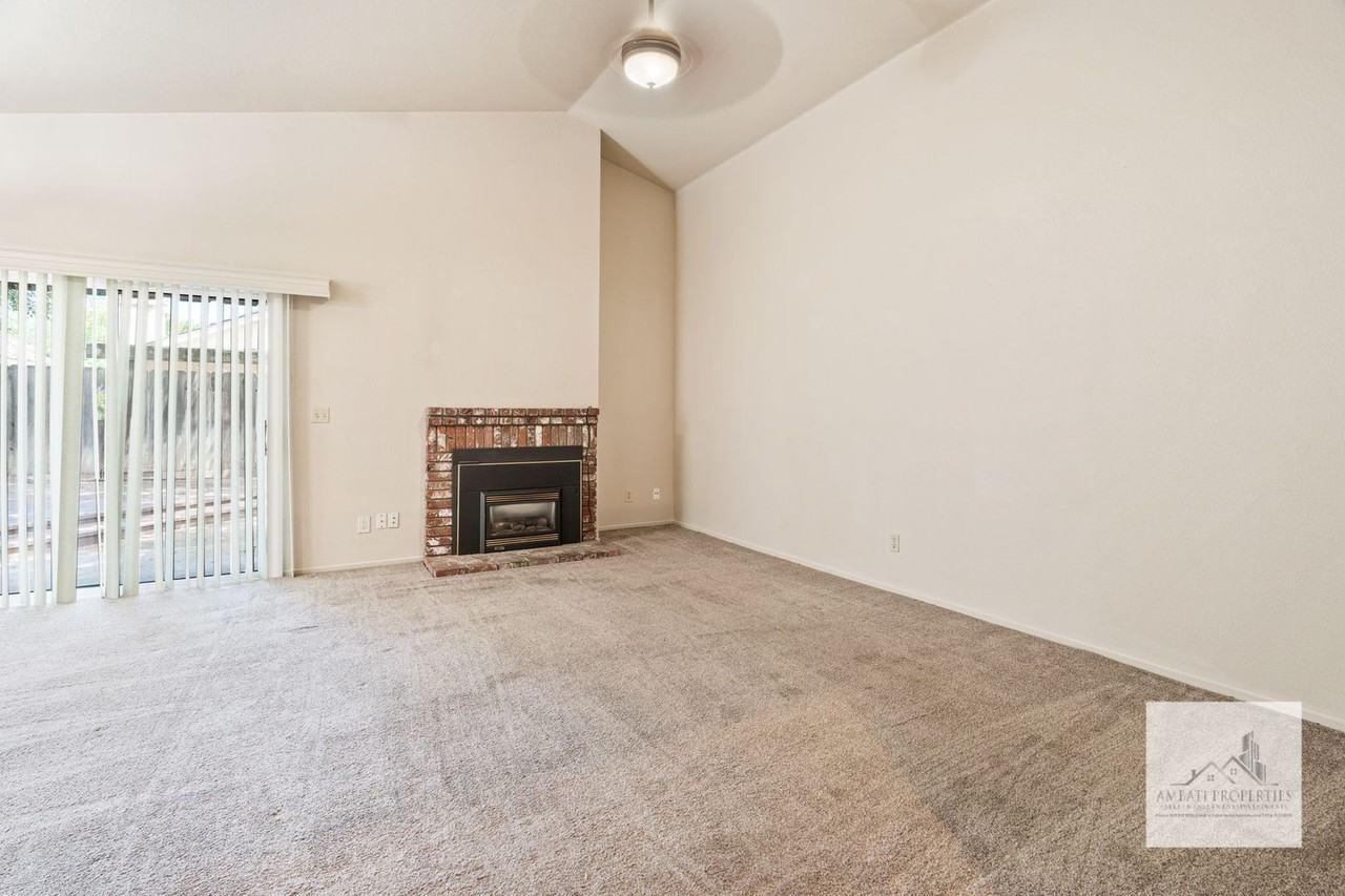 3426 W Dovewood Ave - Photo 3 of 11