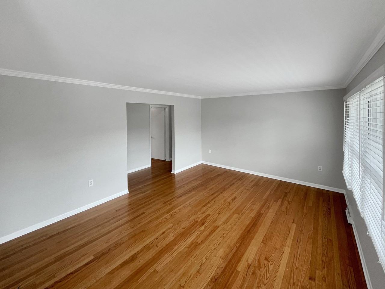 315 Kent Ave - Photo 2 of 15