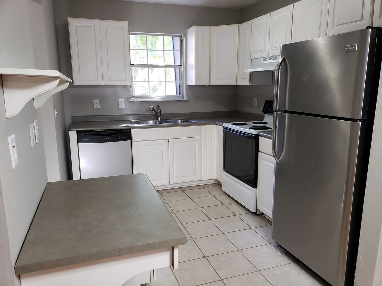 3222 Huntington Woods Blvd - Photo 3 of 11