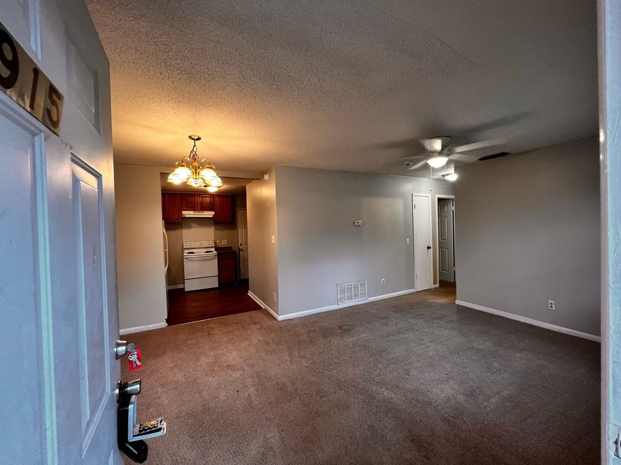 915 Greenbriar Rd - Photo 2 of 11