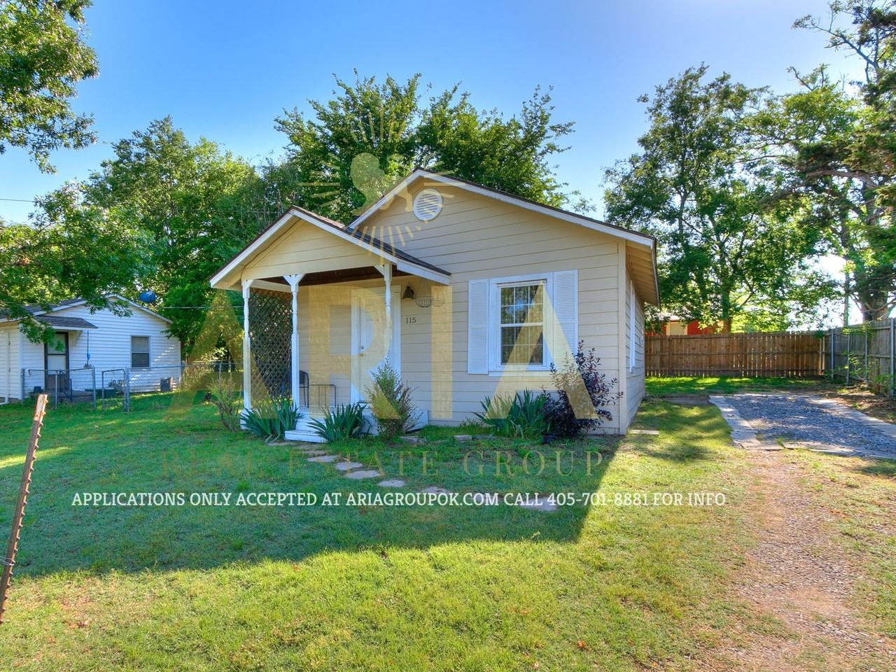 115 S Carter Ave - Photo 2 of 33