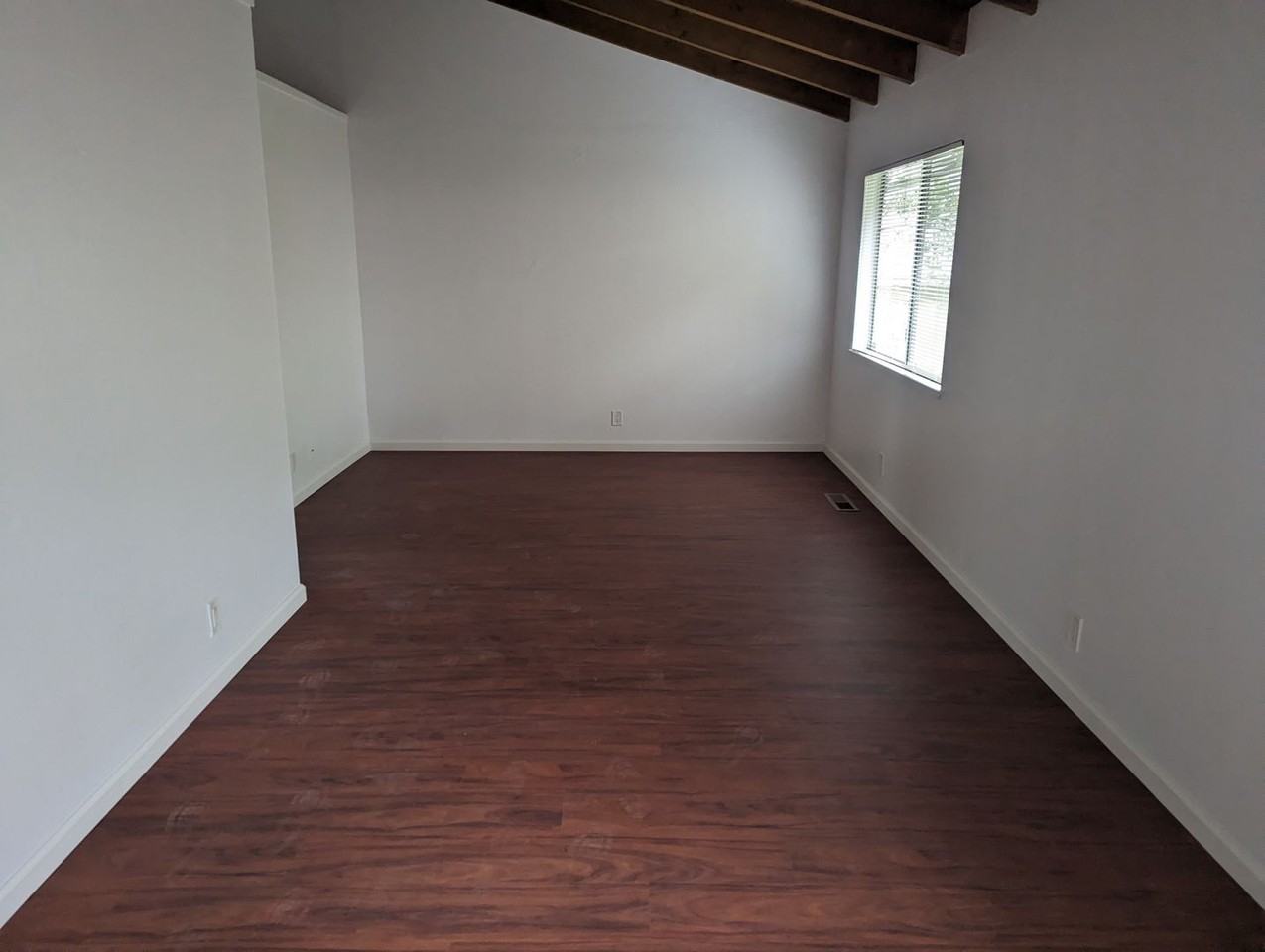 711 Picnic Ln - Photo 2 of 15