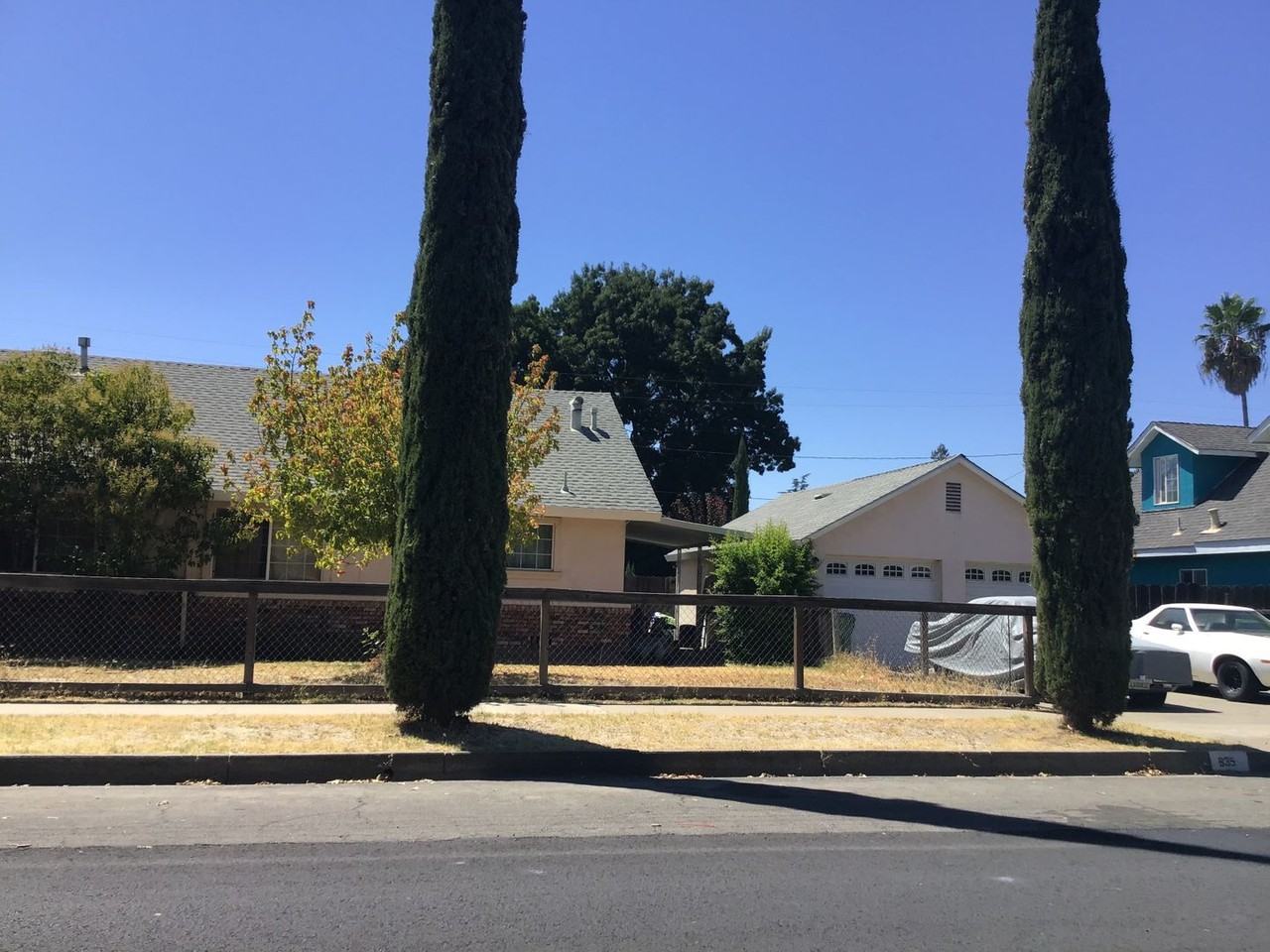 335 Nevada St - Photo 2 of 16