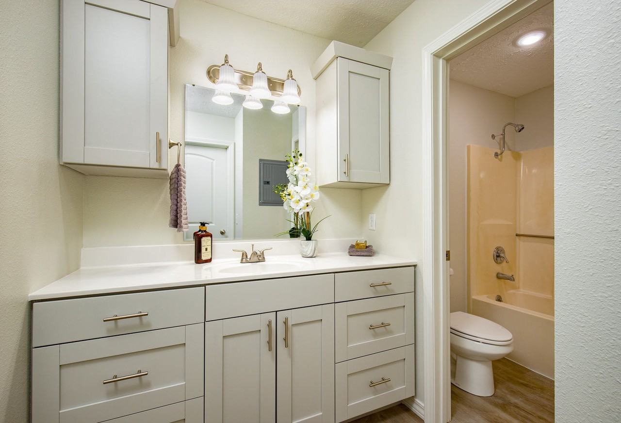 3245 Falls Pkwy #101