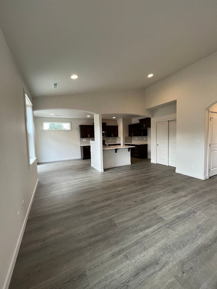 1683 Dotie Dr - Photo 5 of 17