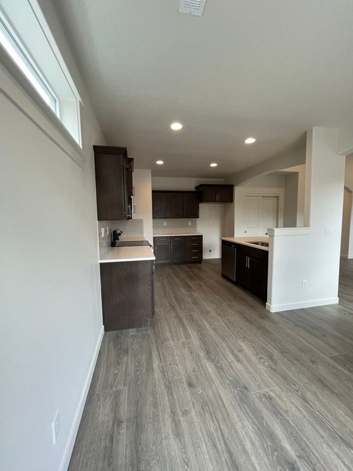 1683 Dotie Dr - Photo 6 of 17