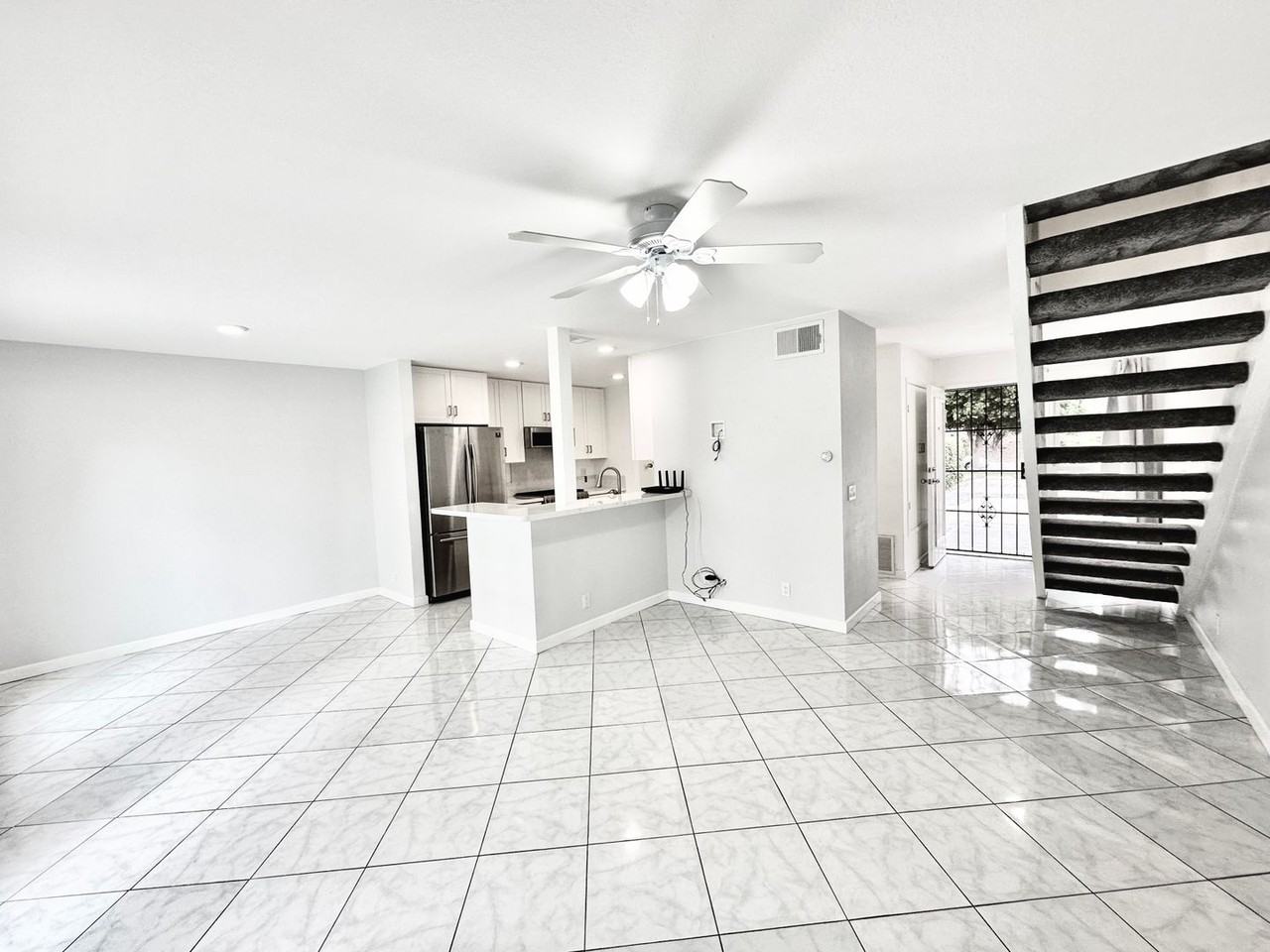 12175 Wilsey Way - Photo 4 of 35