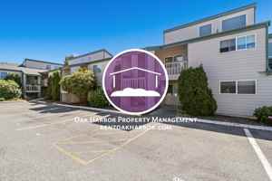 featured image of 395 S Oak Harbor St