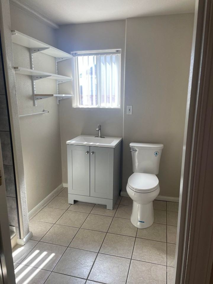 239 W Virginia St - Photo 2 of 6