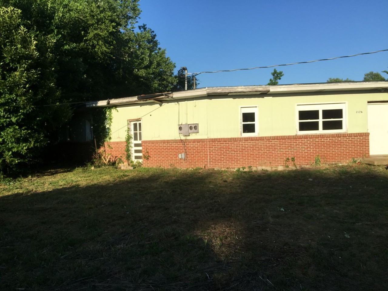 217 Williams St - Photo 3 of 5