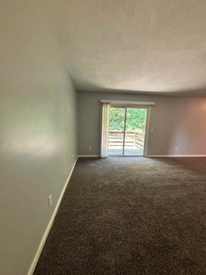 1590 Illinois Rd - Photo 2 of 10