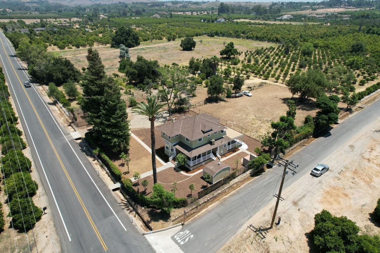 1902 E Citrus Ave - Photo 3 of 24