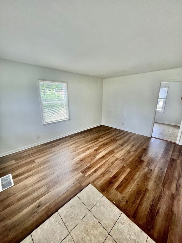 4340 S Anthony Blvd - Photo 3 of 20