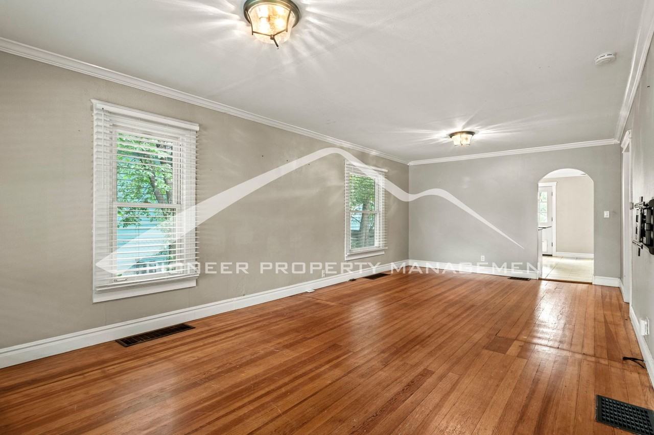 1317 W Kiowa St - Photo 2 of 24