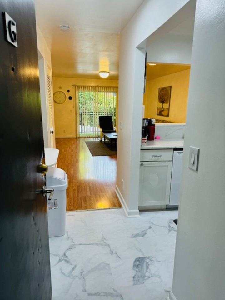 1396 Hunters Rd #G - Photo 3 of 21