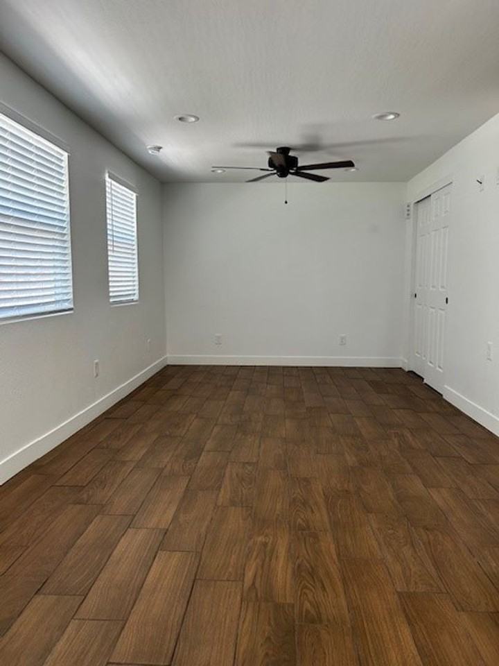 2701 San Emidio St #B - Photo 3 of 9