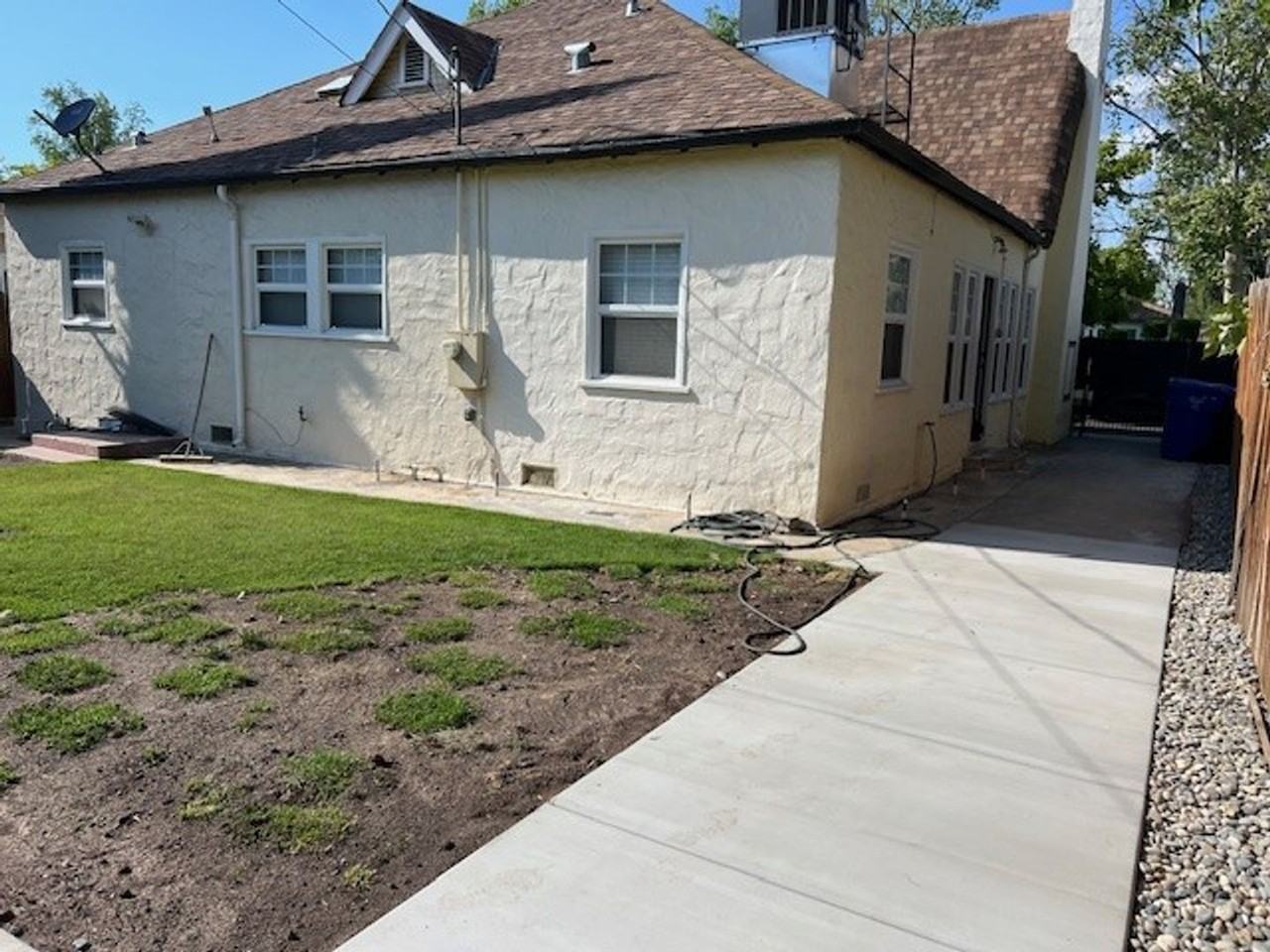 2701 San Emidio St #B - Photo 7 of 9