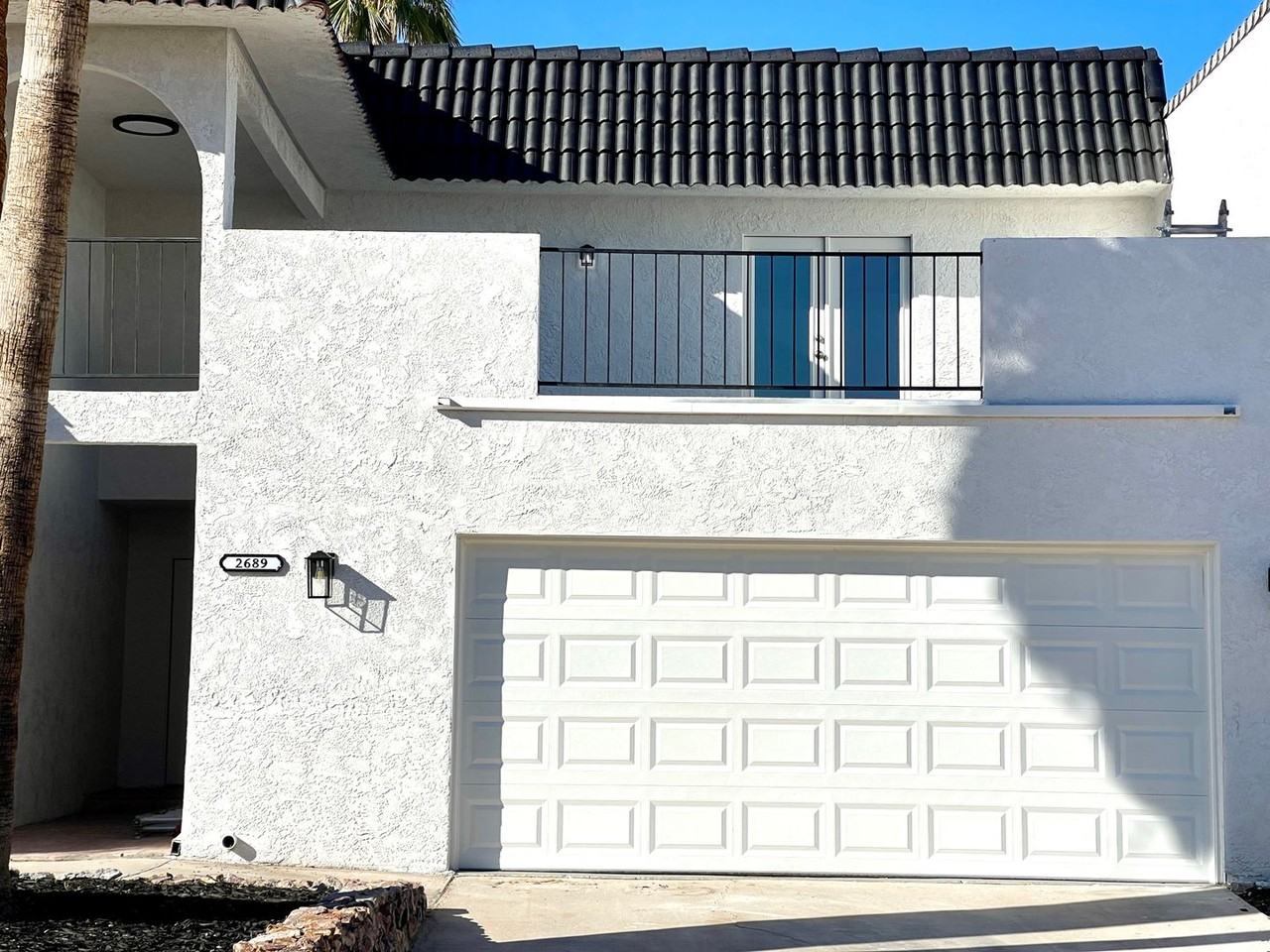 2689 Country Club Dr - Photo 3 of 50