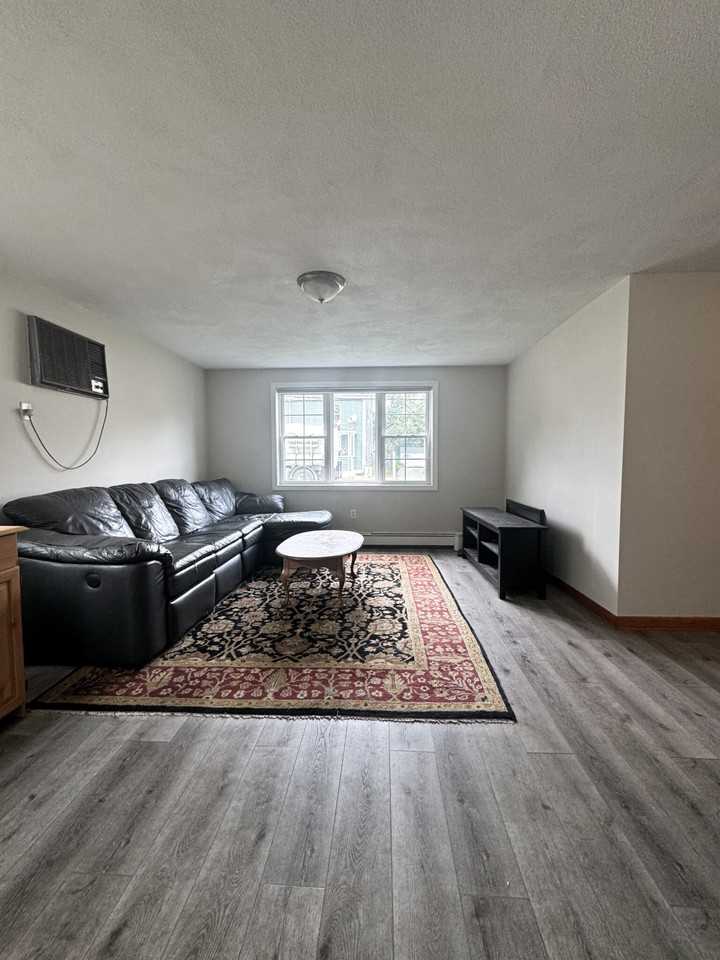 17 Adamson St #1 - Photo 3 of 9