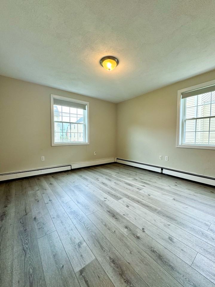 17 Adamson St #1 - Photo 7 of 9