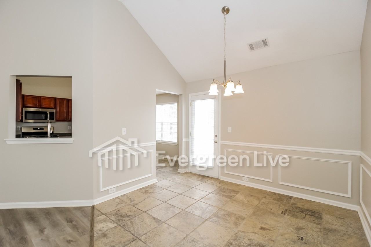 4377 Estate St - Photo 6 of 19