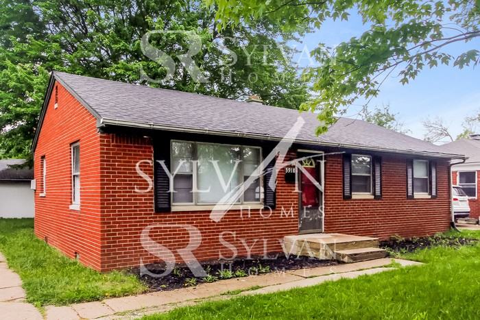 3918 N Bolton Ave - Photo 2 of 15