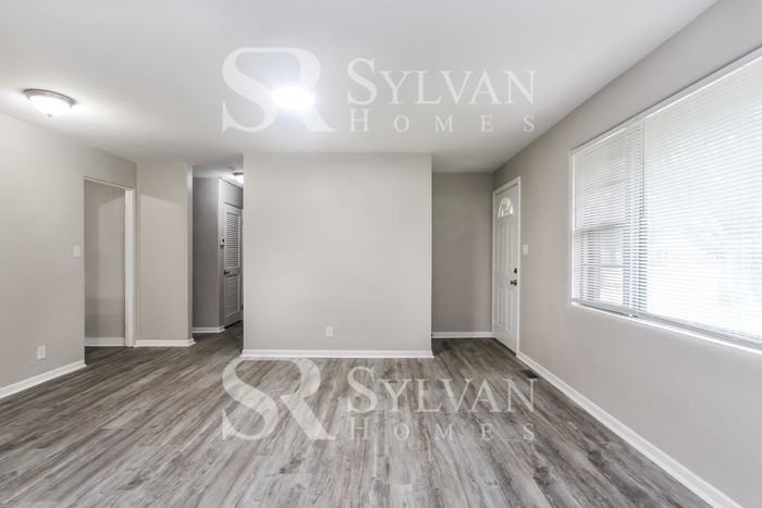 3918 N Bolton Ave - Photo 3 of 15